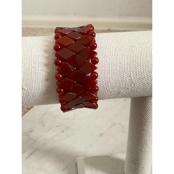 Vintage red stretch bead bracelet diamond pattern with round bead accents - Picture 4 of 9